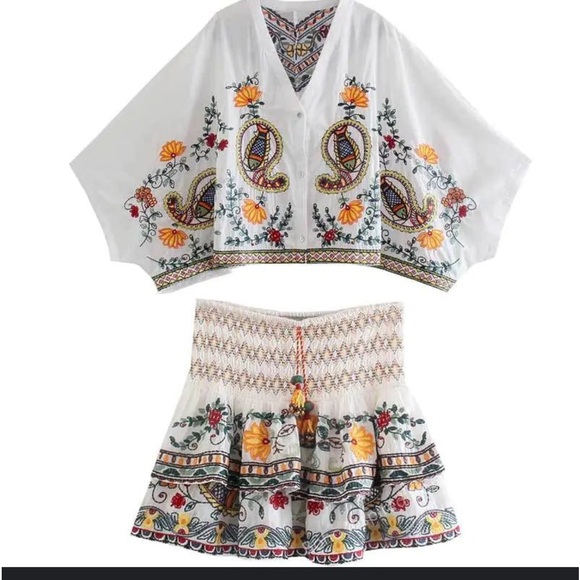 💥SOLD💥Boho embroidered 2 piece set!! ❤️ - Picture 2 of 4
